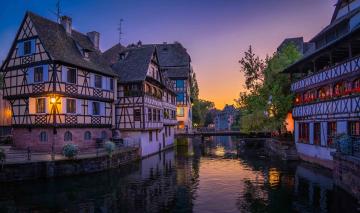 Quartier Petite France de nuit