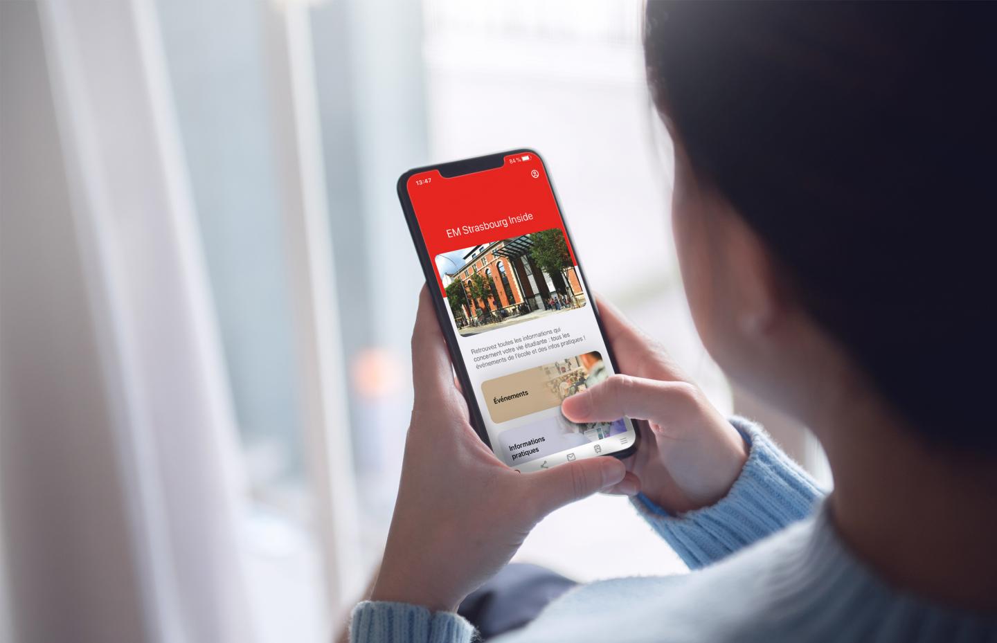 L’application mobile EM INSIDE, dédiée aux étudiants, est disponible ! - EM Strasbourg